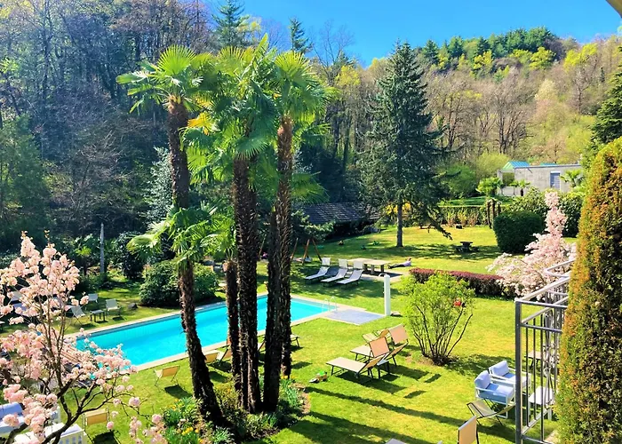 Villa Siesta, Park & Pool Living