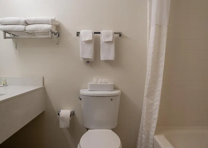 Quality Inn & Suites Fresno Northwest