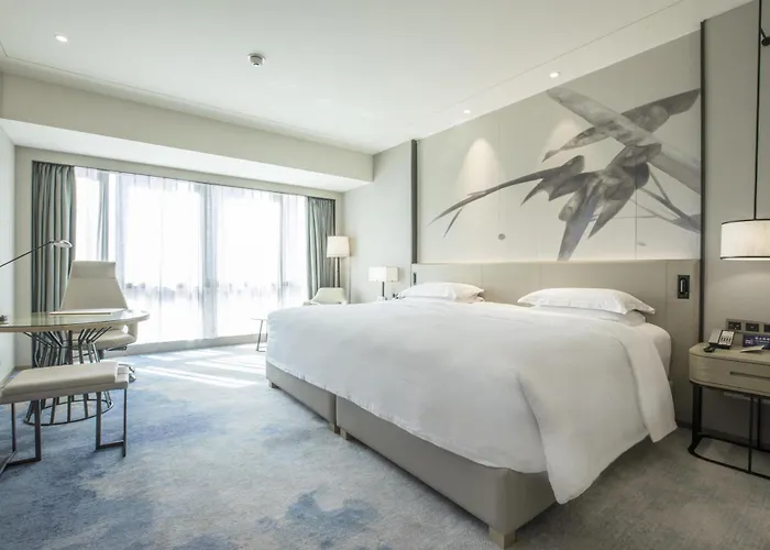Doubletree By Hilton Shenzhen Longhua Shenzhen North Railway Station