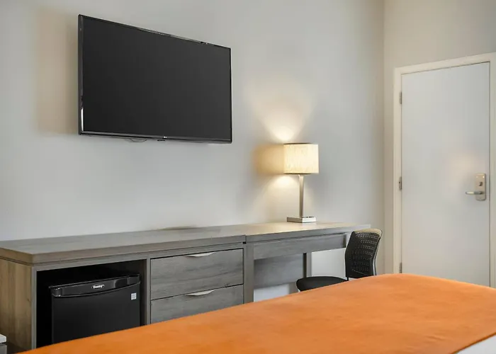 Amsterdam Inn & Suites, An Ascend Collection Hotel