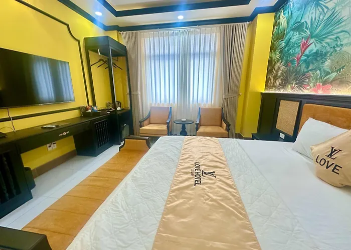 Love Luxury Hotel Vườn Lài
