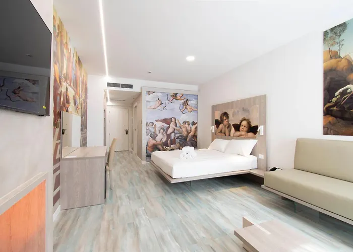 Max Motel - Art Gallery Room