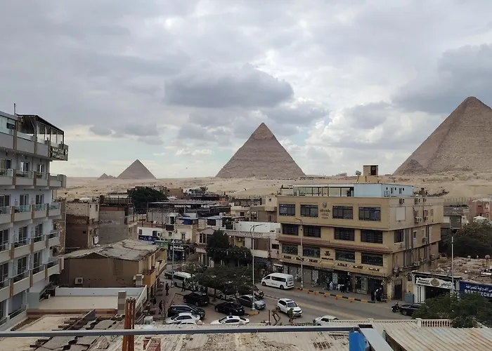 Red Pyramids Hotel