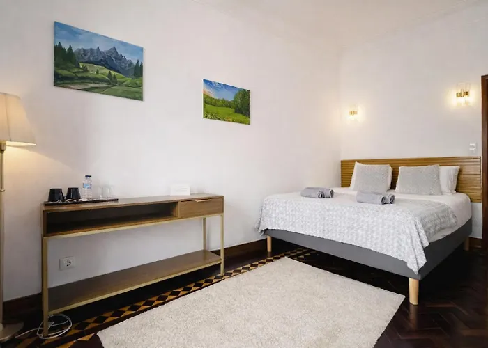 Happy Sintra Inn Guesthouse & Breakfast