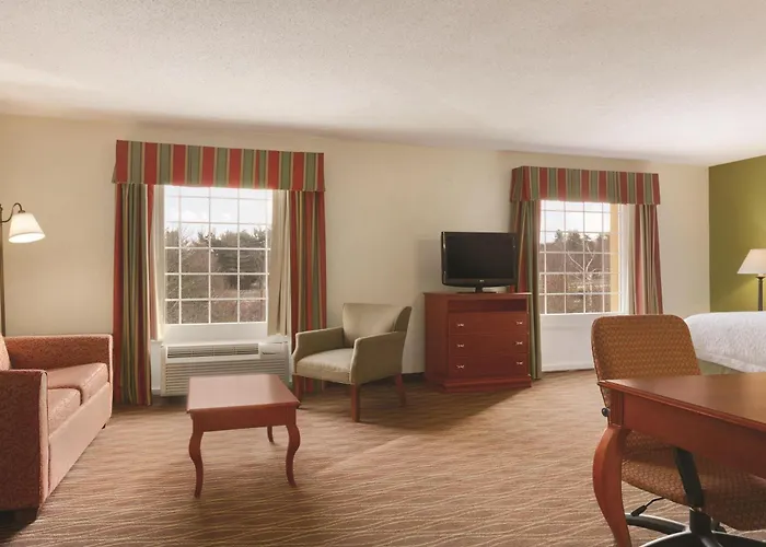 Hampton Inn & Suites Greenfield