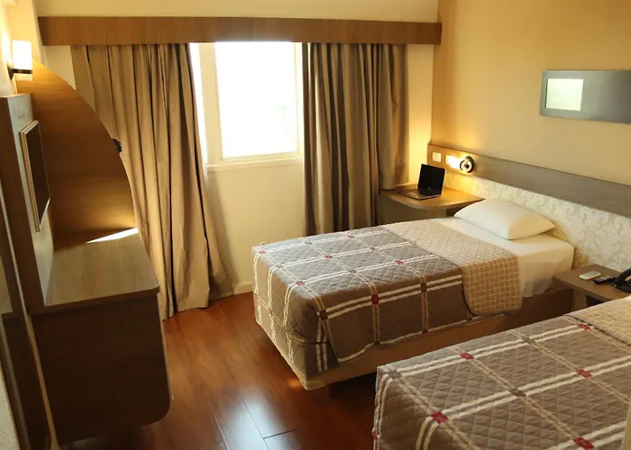Hotel 10 Palmas
