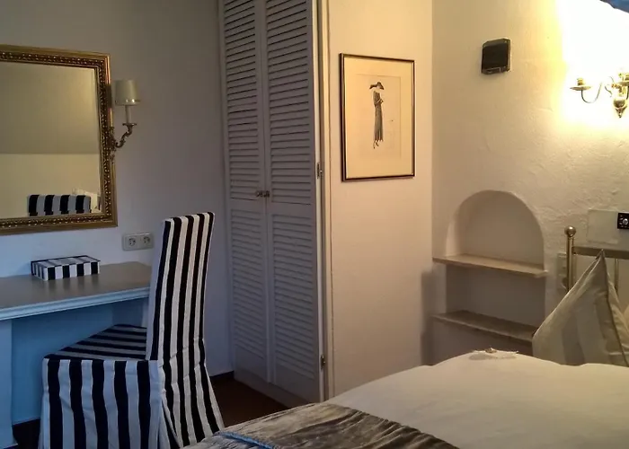 Das Kleine Hotel Iphofen, Klimatisierte Zimmer- 55" Tv, Tv Mirroring, Kleines Secret Mit Garten & Terrassen, Nahe Aller Vdp Weingueter, Hunde Willkommen, Fine Dining, Nahe Knauf Gips Kg Und Knauf It Connekt