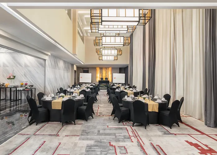 Grand Swiss-Belhotel Darmo