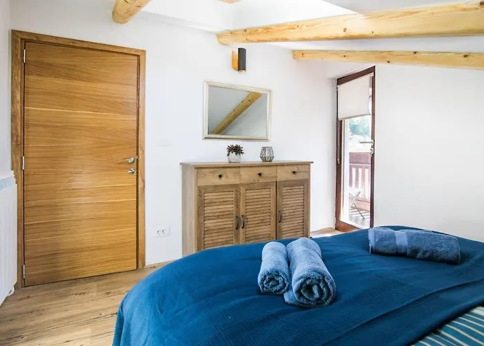 Apartma Luna With Mountain View