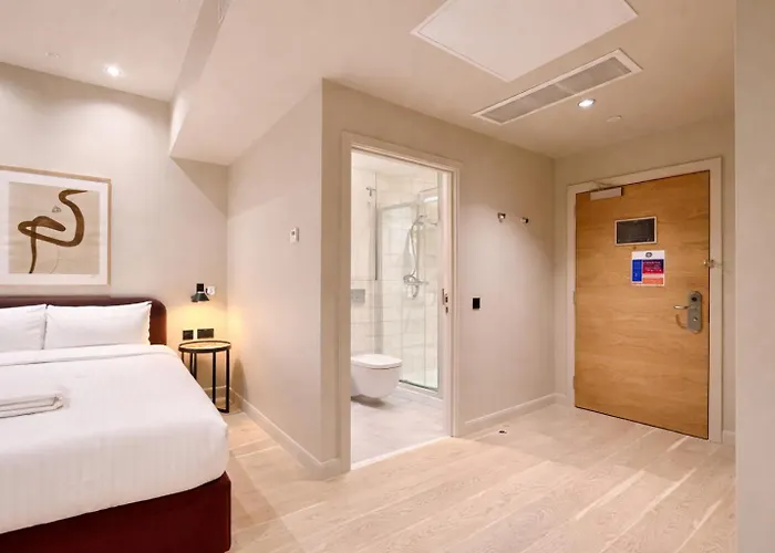 Vcity Suites At The Teacher