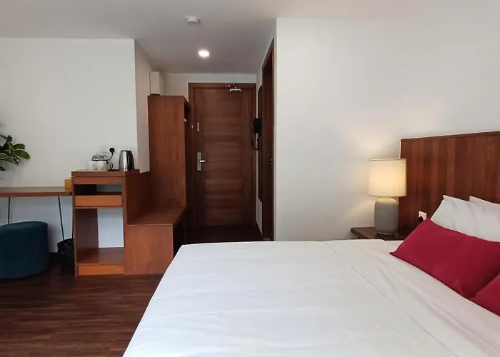 Sling & Stone Mountain Suites - Heritage House