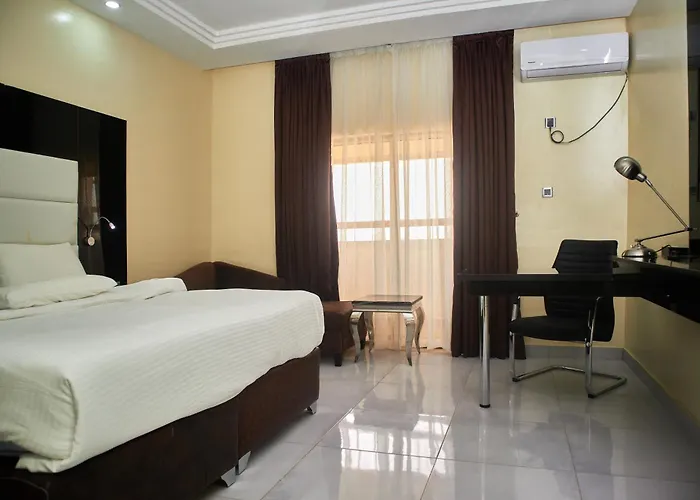 Royalbirds Hotel & Towers