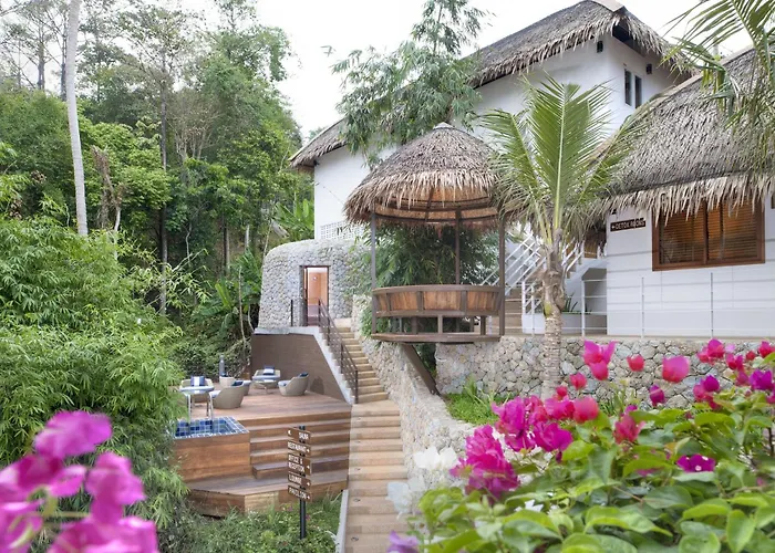 Santosa Hotel&Welness Center
