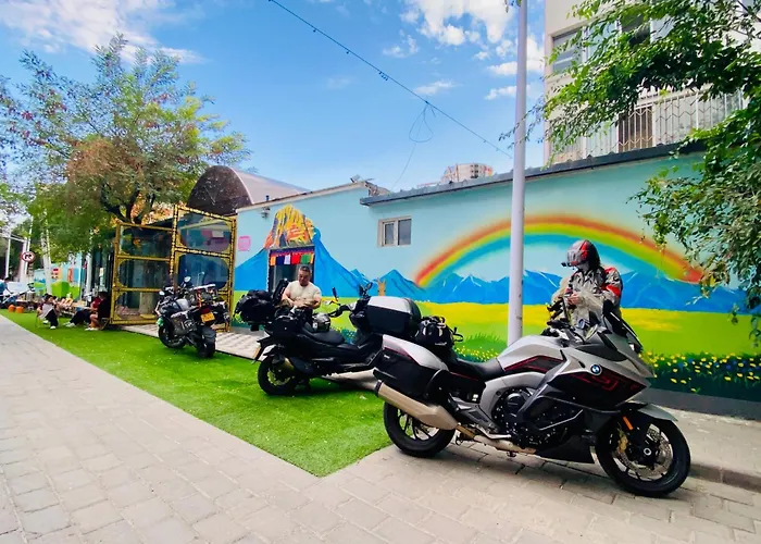 Kailash International Youth Hostel-Sixstarstreetflagship-冈仁波齐青年旅舍-伊宁六星街旗舰店