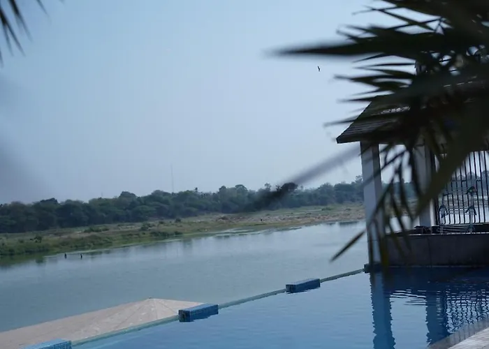 Riviera Resort And Hotel