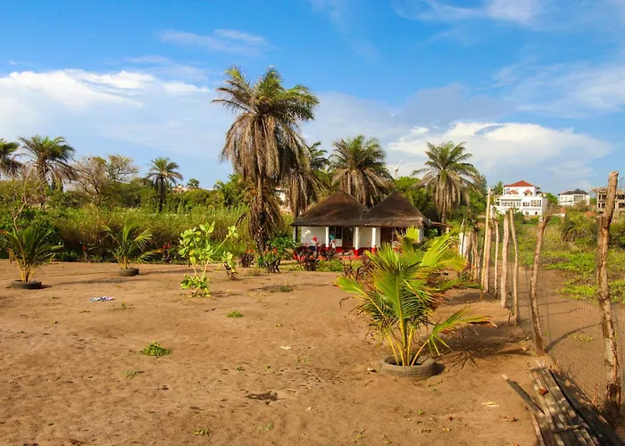 Demba Dou Suites Gardens
