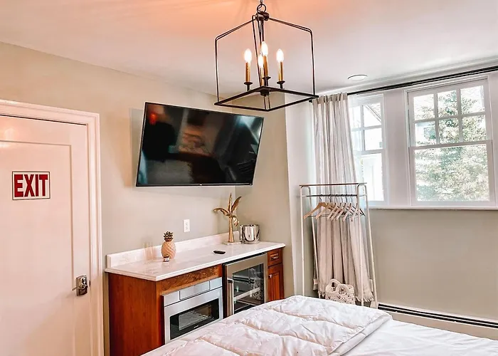 Buttonwood Hotel 1 - Boutique Accommodations