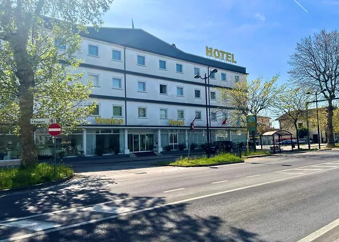 Venice Hotel con Colonnine Elettriche