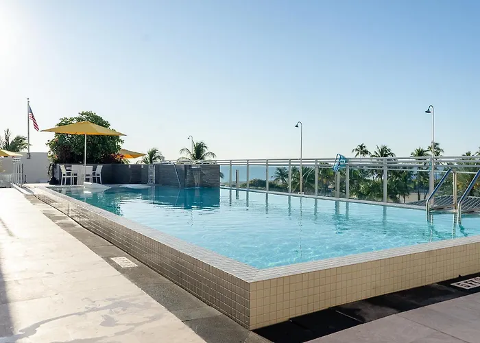 Leslie Hotel Ocean Drive
