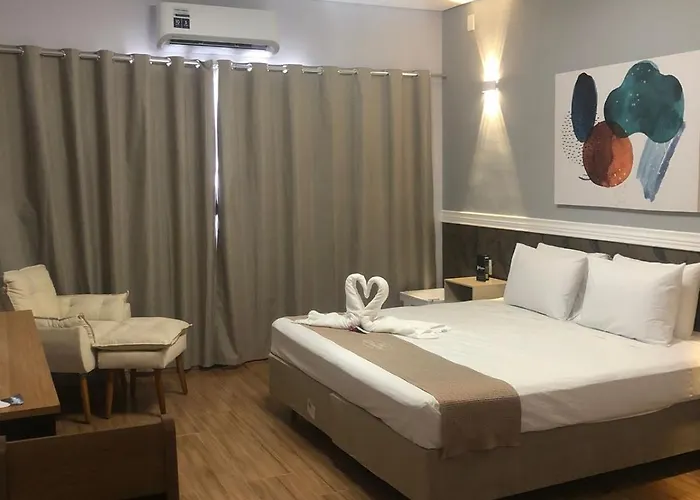Charles Hotel