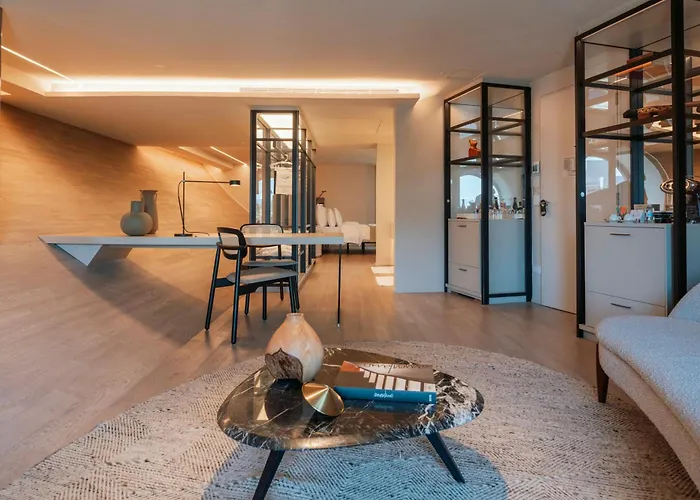 Hotel Unique