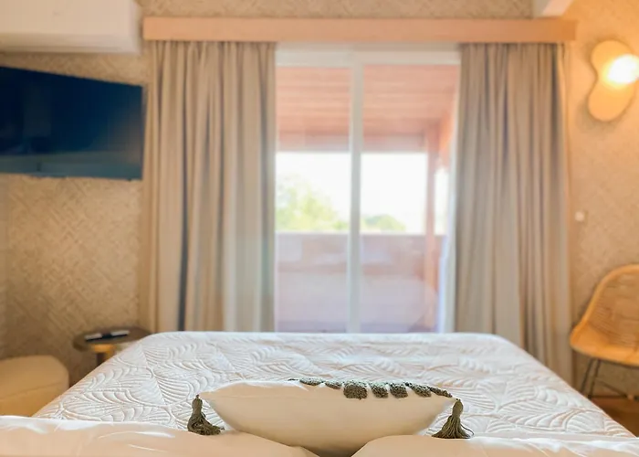 Chateau Le Bouis Hotel & Wine