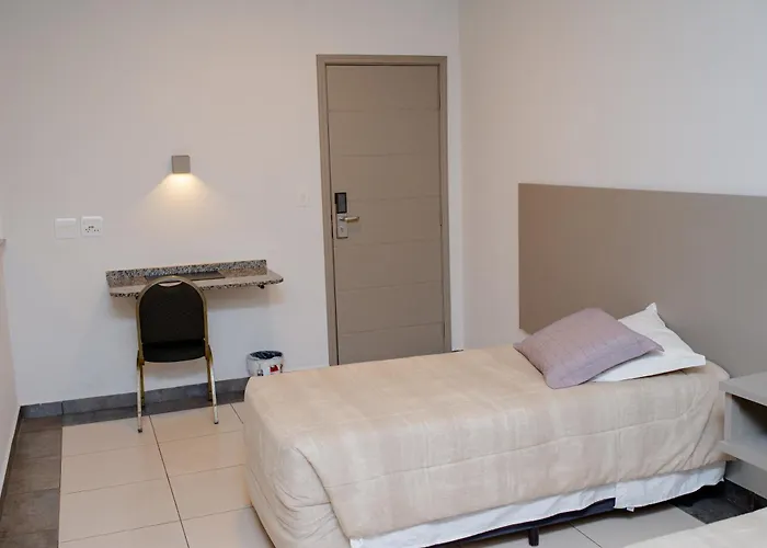 Colonial Flat Hotel