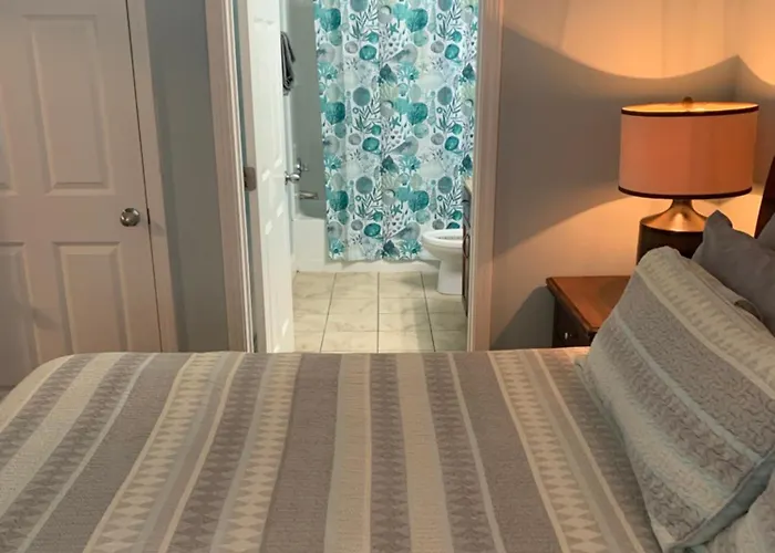 1717 Laketown Wharf 1 King Bedroom, 2 Bath