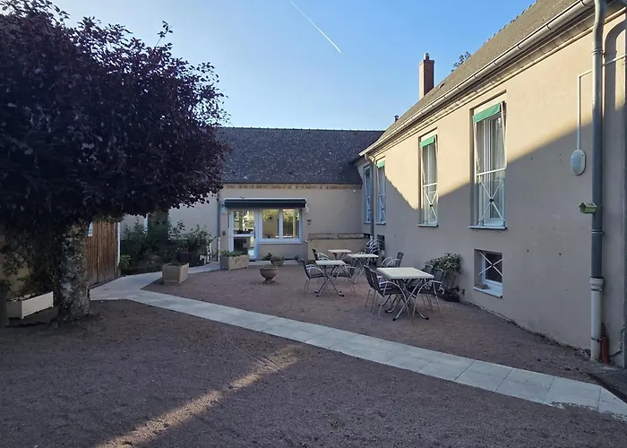Logis Hotel Restaurant Bar Du Commerce - Maison Robin