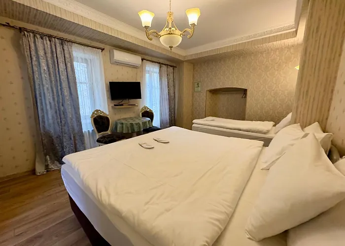 34 Silver Rooms