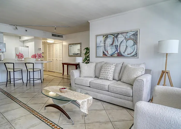 Oceanview Apartment On The Beach 123