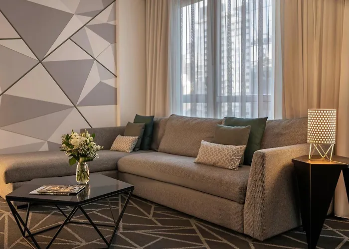 Warwick Le Crystal - Montreal Hotel