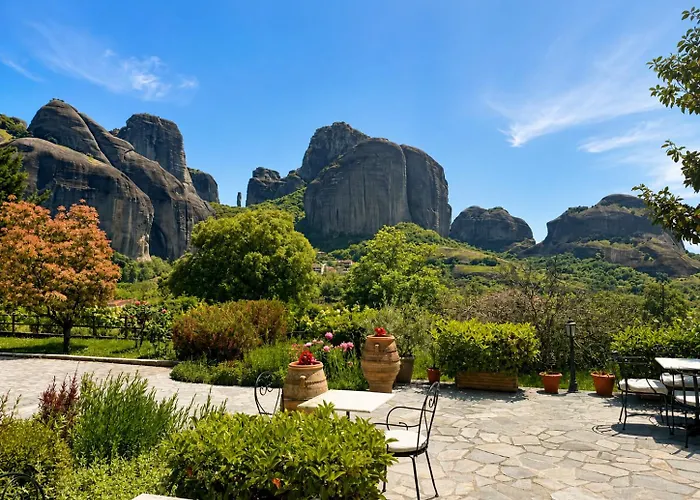 Hotel Doupiani House