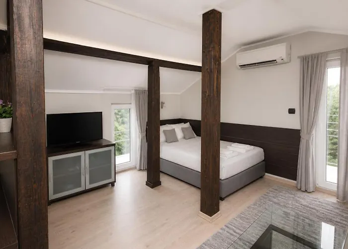Hotel Briz - Free Parking