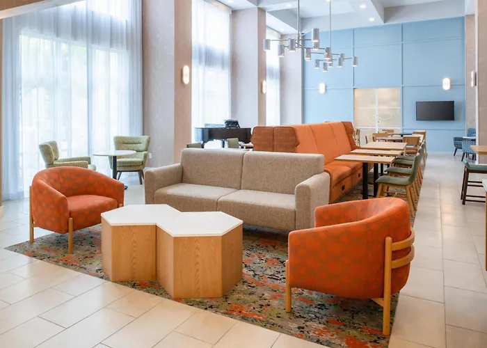 Hampton Inn & Suites Redding