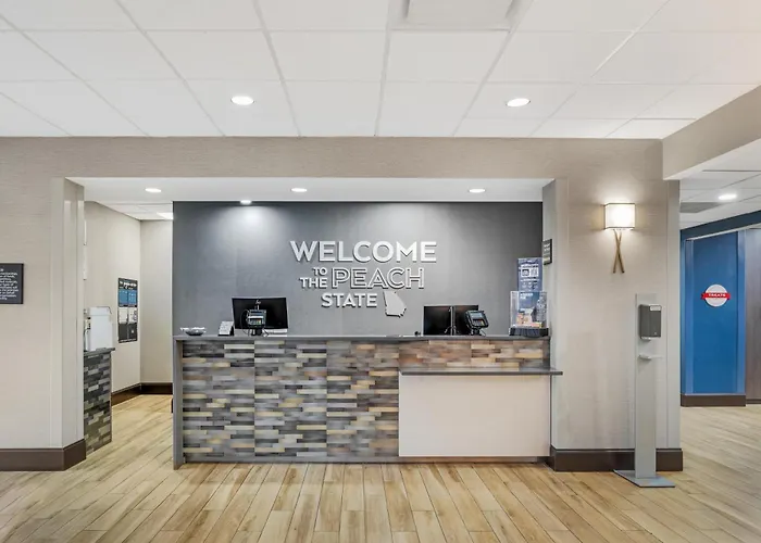 Hampton Inn & Suites Augusta West