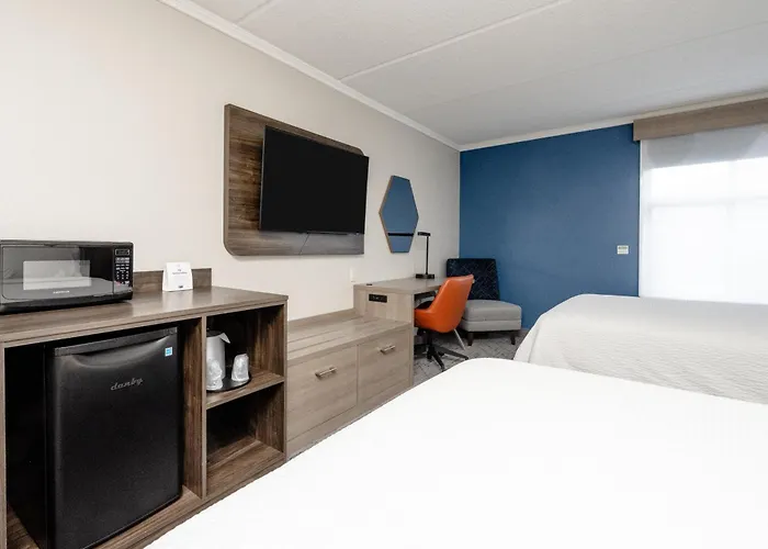 Holiday Inn Express Hotel & Suites Charleston - Northwoods By Ihg