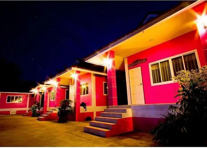 โรงแรมศศิธร บูทีค แอนด์ รีสอร์ท