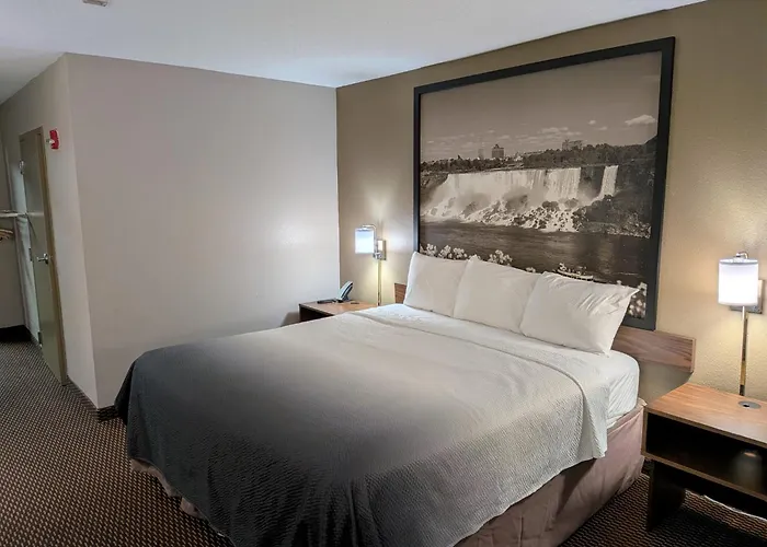 Super 8 By Wyndham Niagara Falls