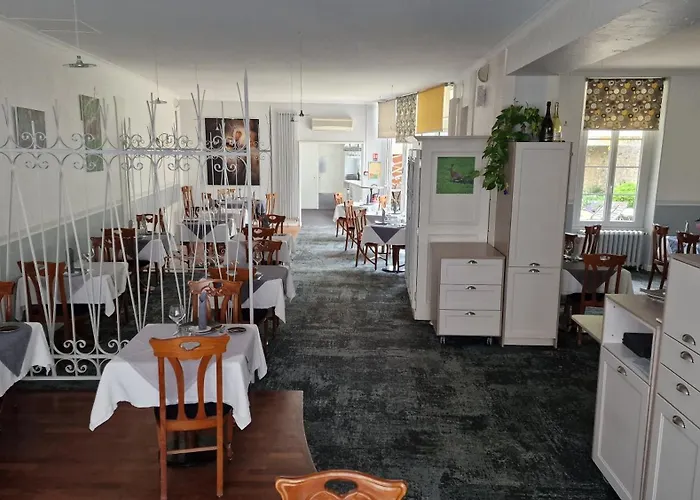 Logis Hotel Le Lion D'Or