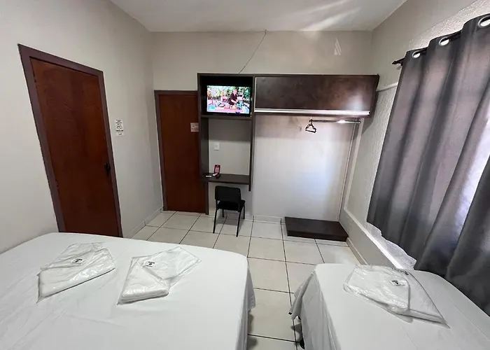 Rosa'S Hotel