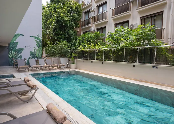 Fifty5 Suite Hotel