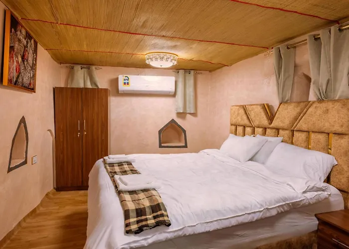 Manazil Inn نزل المنازل
