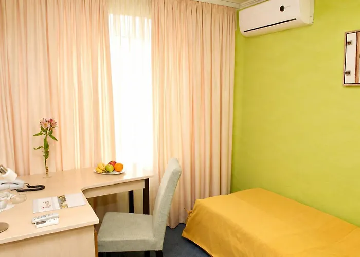 7 Days Hotel Kamyanets-Podilskyi