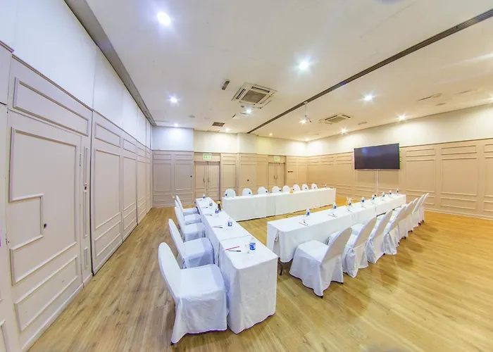Cresta Jameson Hotel