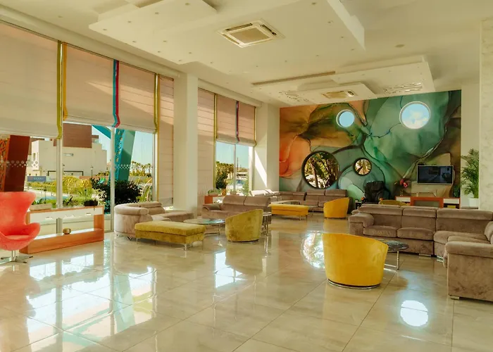 Nicholas Color Hotel