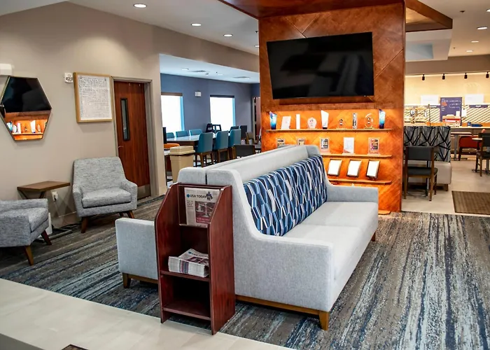 Holiday Inn Express & Suites - Mason City By Ihg