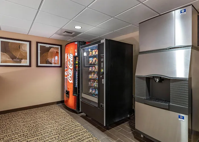 Comfort Inn & Suites Gateway To Glacier National Park
