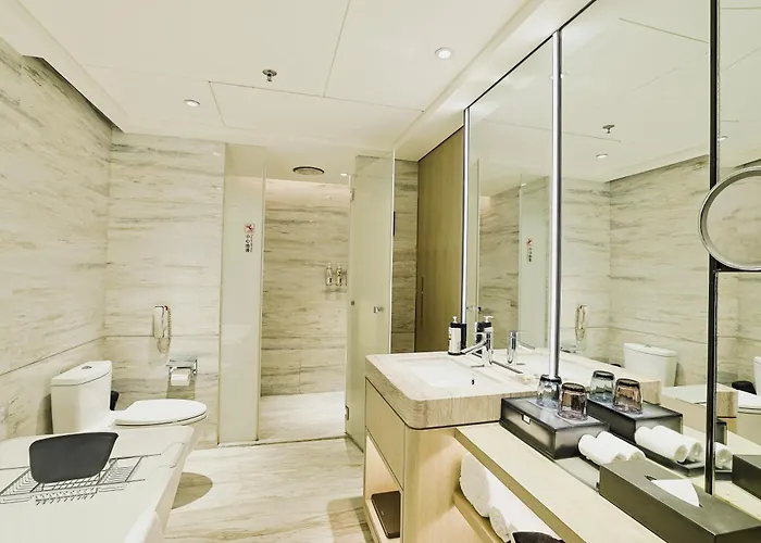 Renaissance Shenzhen Luohu Hotel