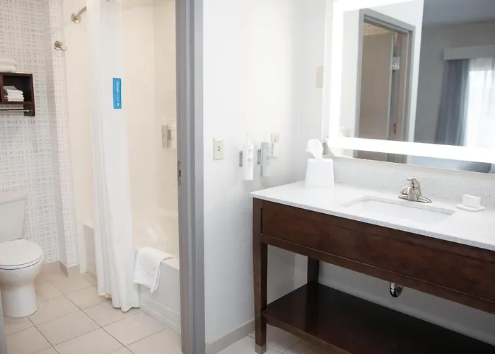 Hampton Inn & Suites Williamsport - Faxon Exit